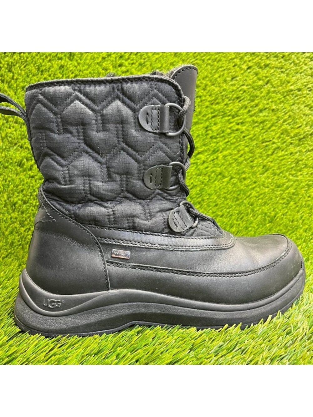 UGG Lachlan Womens Size 8 Black Leather Waterproof Insulated Winter Snow Boots